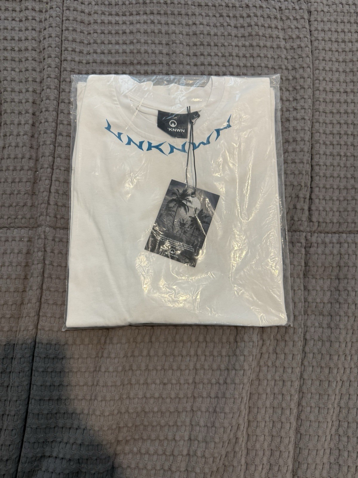 UNKNWN T-Shirt (LeBron James Brand) – Men’s Size L gallery