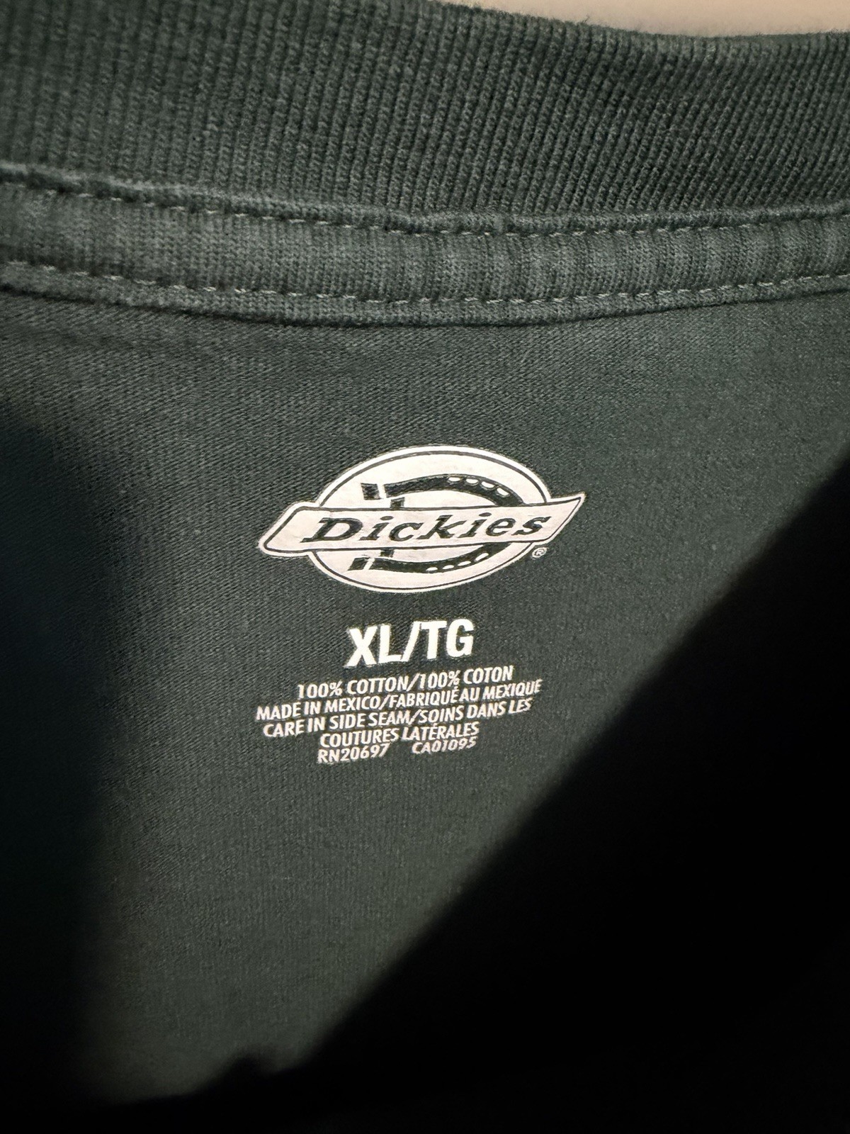 Dickies Men’s Regular Fit XL/TG Green Crew Neck Short Sleeve Pocket Logo Tee gallery