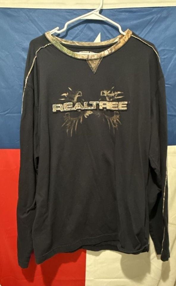 Buckhorn River Realtree Camo Logo Long Sleeve Shirt Black XL Sleeve Shirt Black gallery