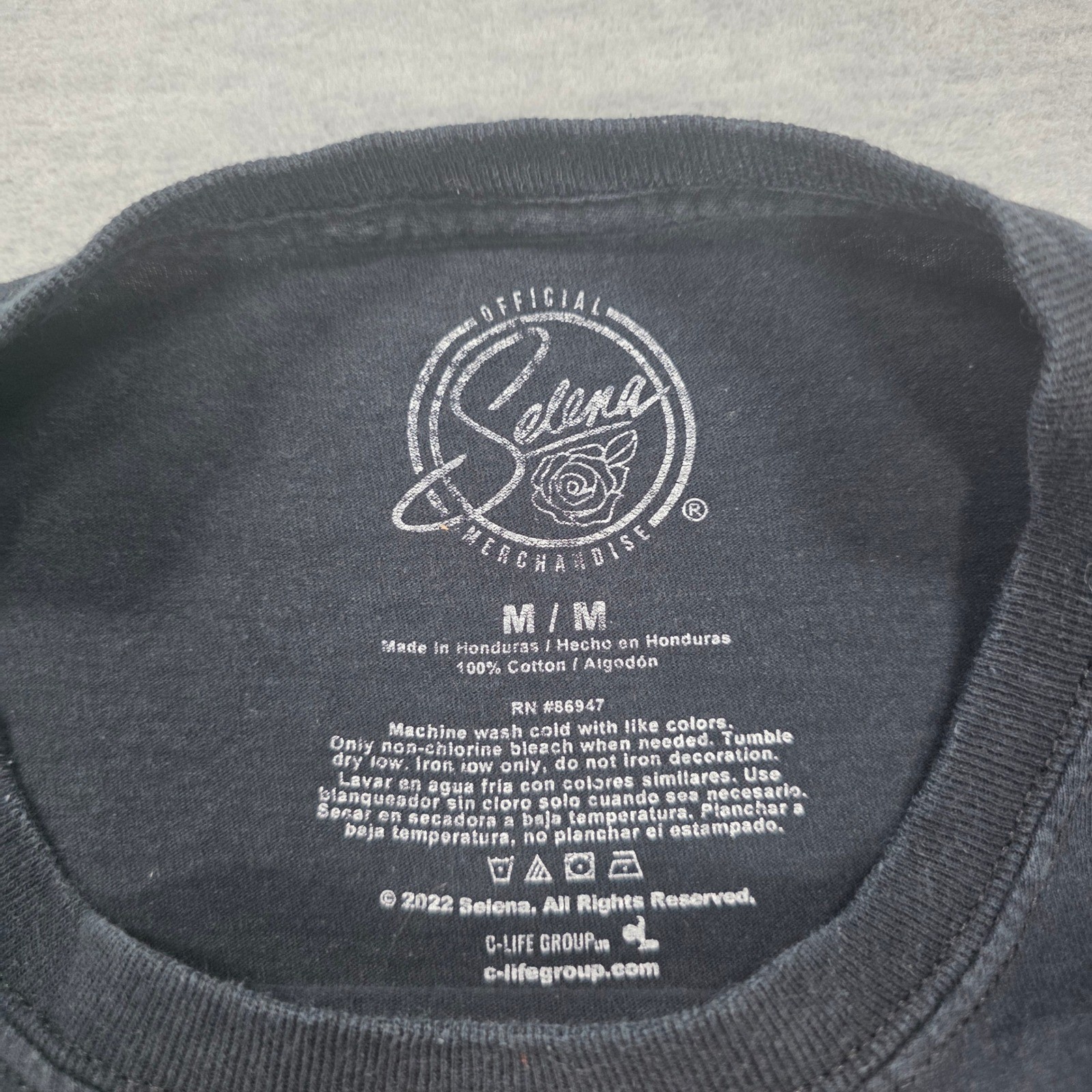 Selena Official Merchandise Mens Black Graphic Portrait T-Shirt Size Medium 2022 gallery