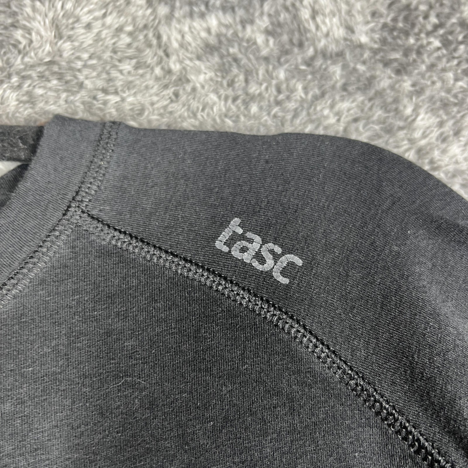 Tasc Shirt Mens M Black Bamboo Performance Crewneck Tagless Stretch Short Sleeve gallery