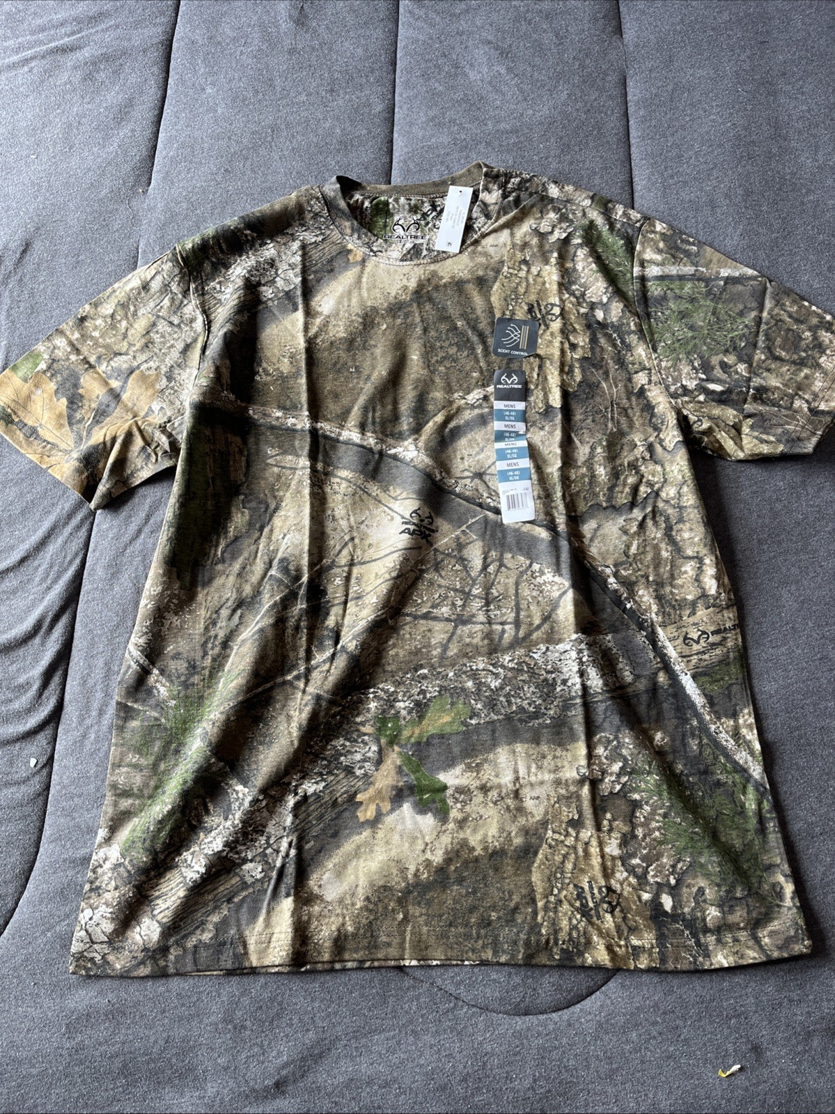NEW MEN’S SIZE LG REALTREE APX SCENT CONTROL HUNTING CAMO SHORT SLEEVE T-SHIRT