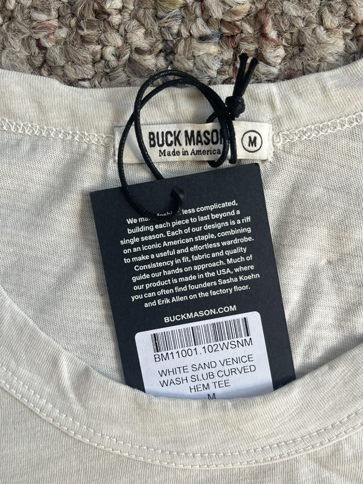 NWT BuckMason Men M Tee White Sand Venice Wash Slub Cotton Curved Hem T shirt gallery