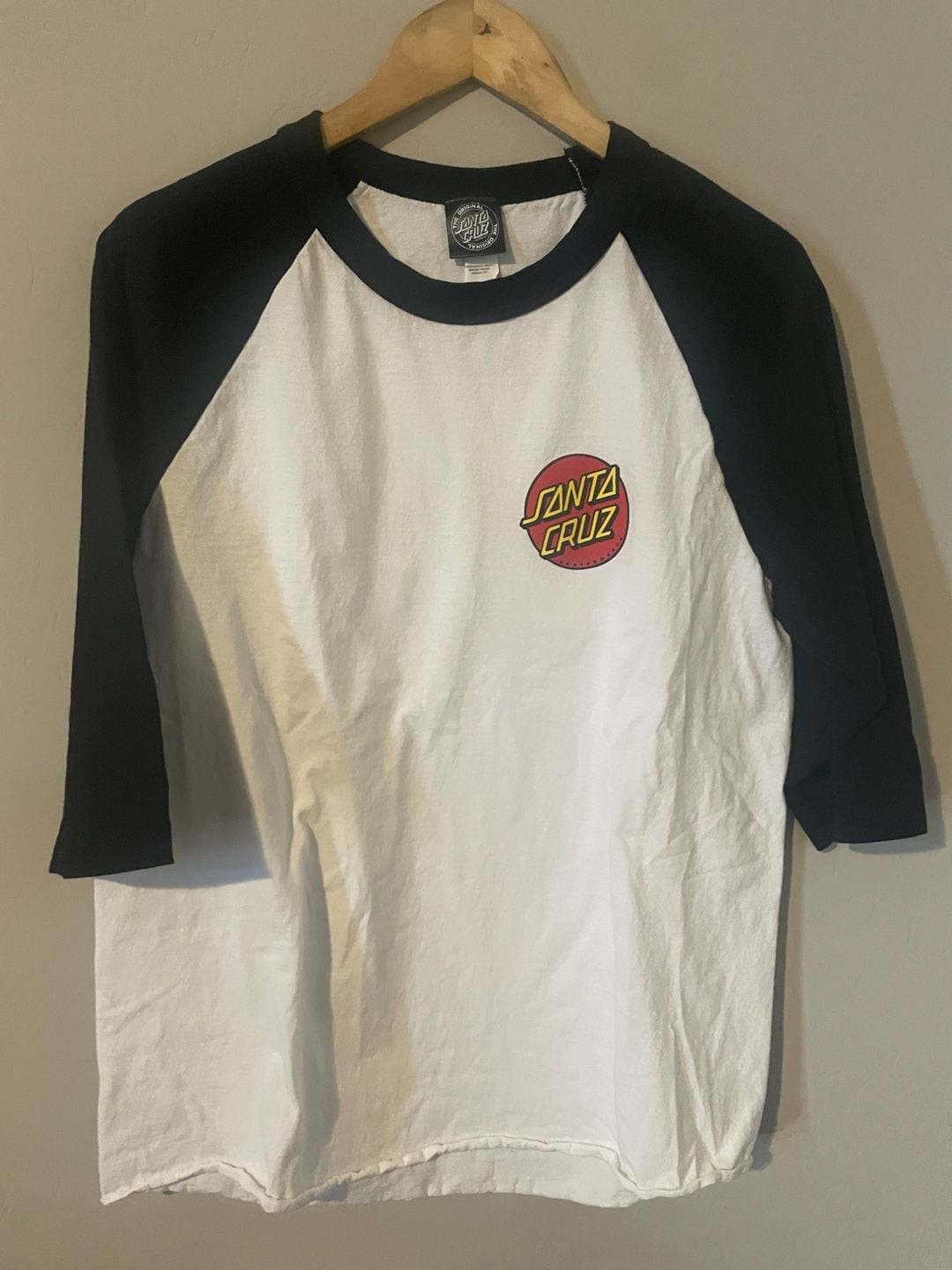 Santa Cruz Classic Dot Raglan 3/4 Sleeve Baseball T-Shirt gallery