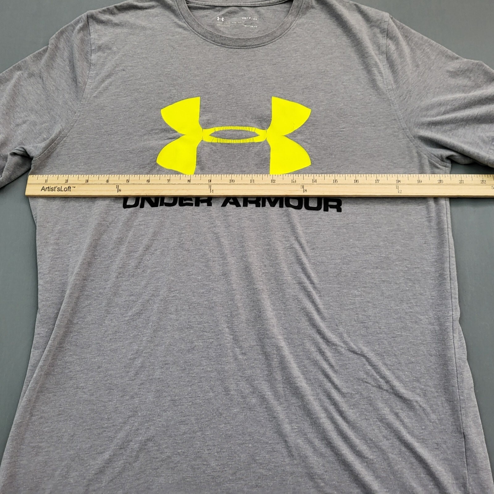Under Armour Shirt Mens Small S Short Sleeve Spell Out Loose Heat Gear Gray * gallery