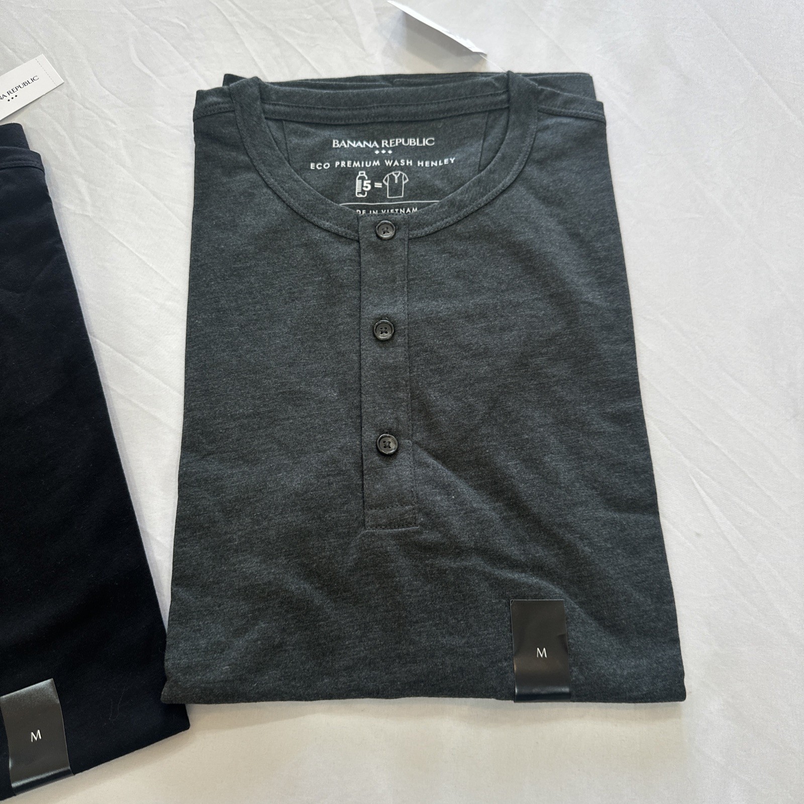 (2) Banana Republic Men Sz M Prem. Wash Henley Short Sleeve Black & Grey T-Shirt gallery
