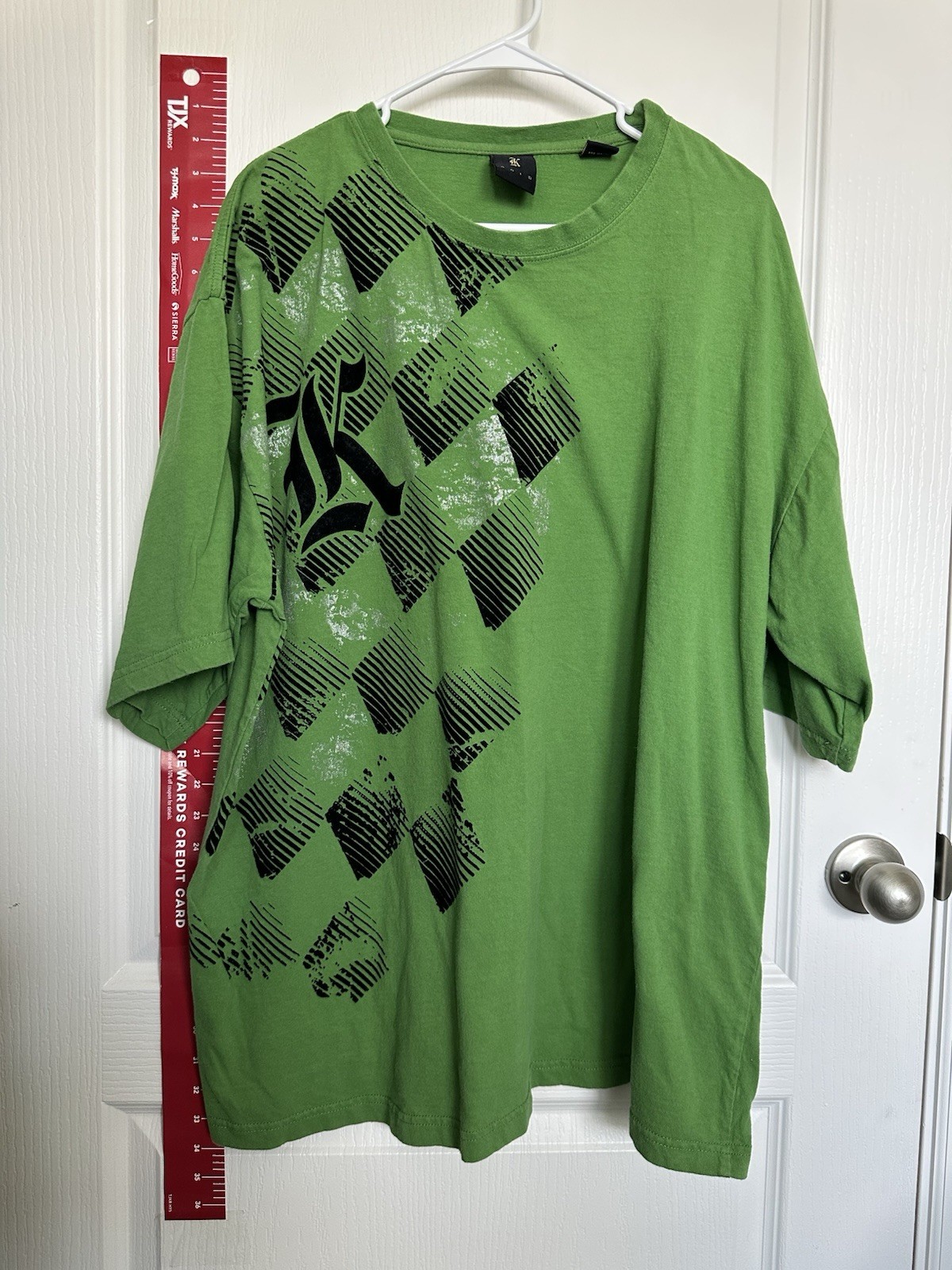 Kani Gold T-Shirt Green with Geometric stripes and silver highlights, Large K