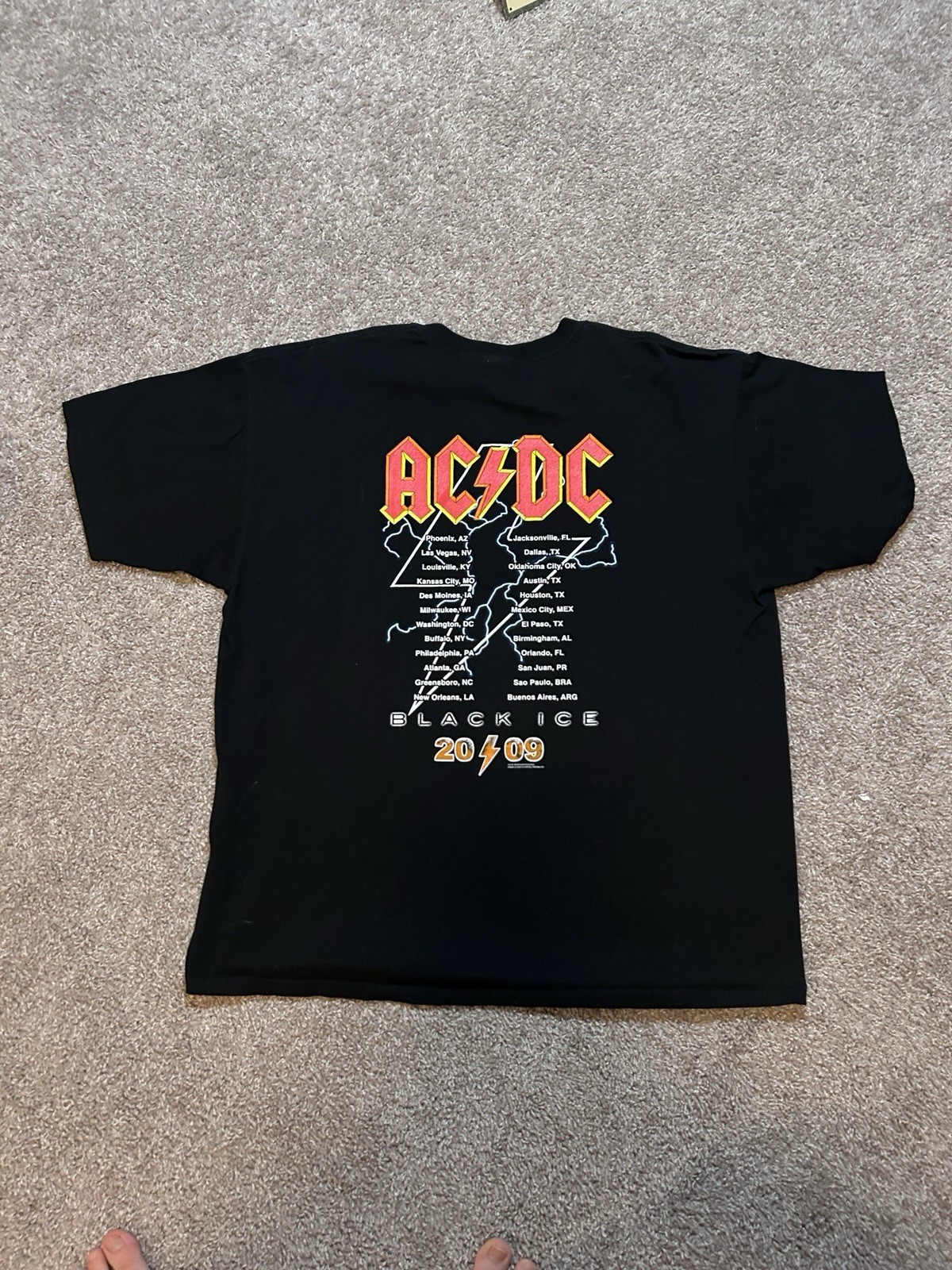 2000s AC/DC Black Ice 2009 World Tour Rock And Roll Rock Band Tee Sz 2XL gallery