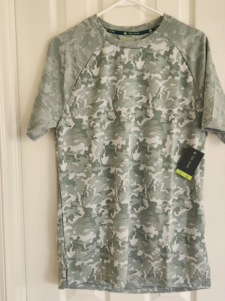 Tek Gear Shirt, Men’s Size Medium, Green, Camouflage, Athletic Wear