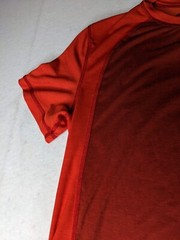 American Eagle Shirt Mens medium active wear red small hole back see photo