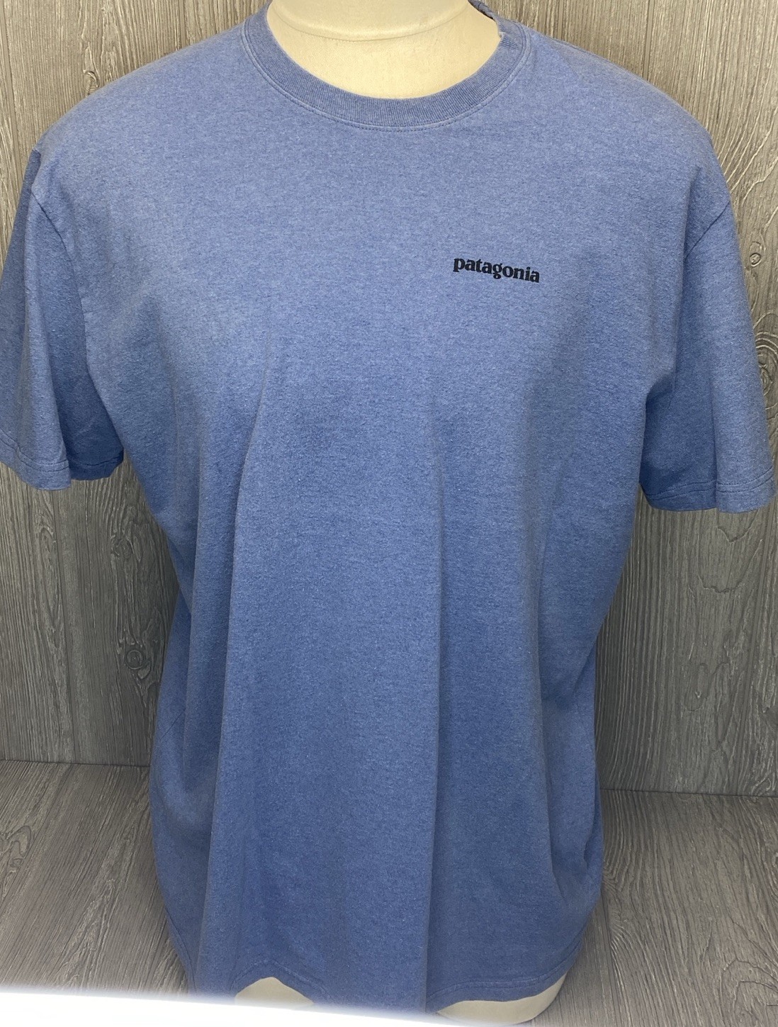 Patagonia Men’s Logo Responsibili-Tee Blue STY39174 Size XXL 2XL gallery