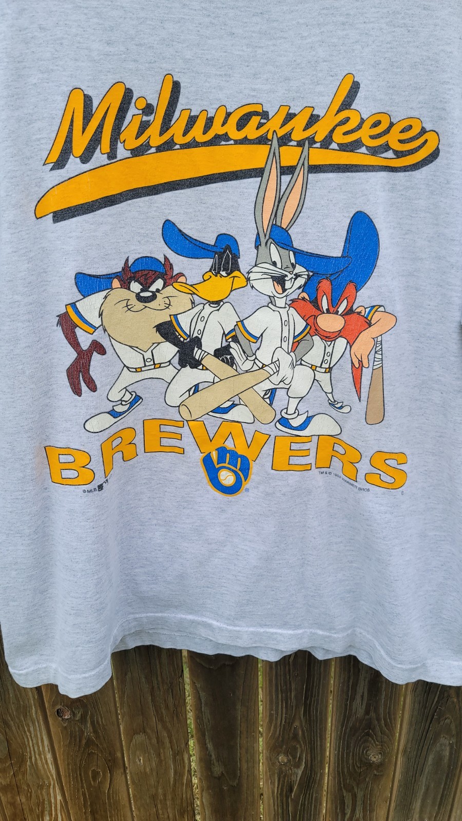 Vintage 1993 Milwaukee Brewers Looney Tunes Baseball Shirt XL Single Stitch gallery