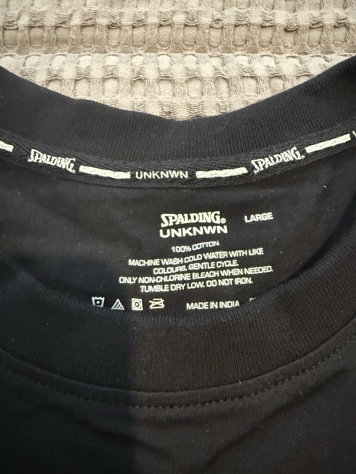 UNKNWN x Spalding T-Shirt Collab (LeBron James Brand) – Men’s Size L gallery