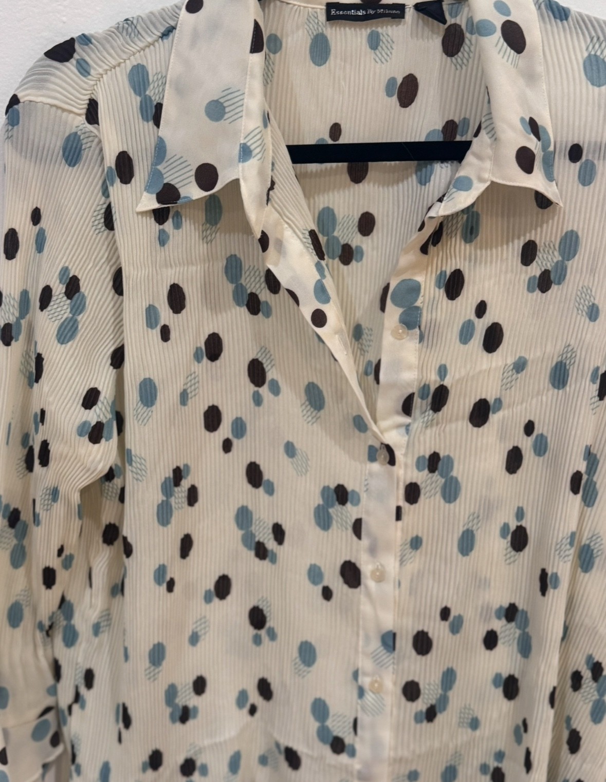 Essentials By Milano Women’s XL Cream Polka Dot Pleated Button Up gallery