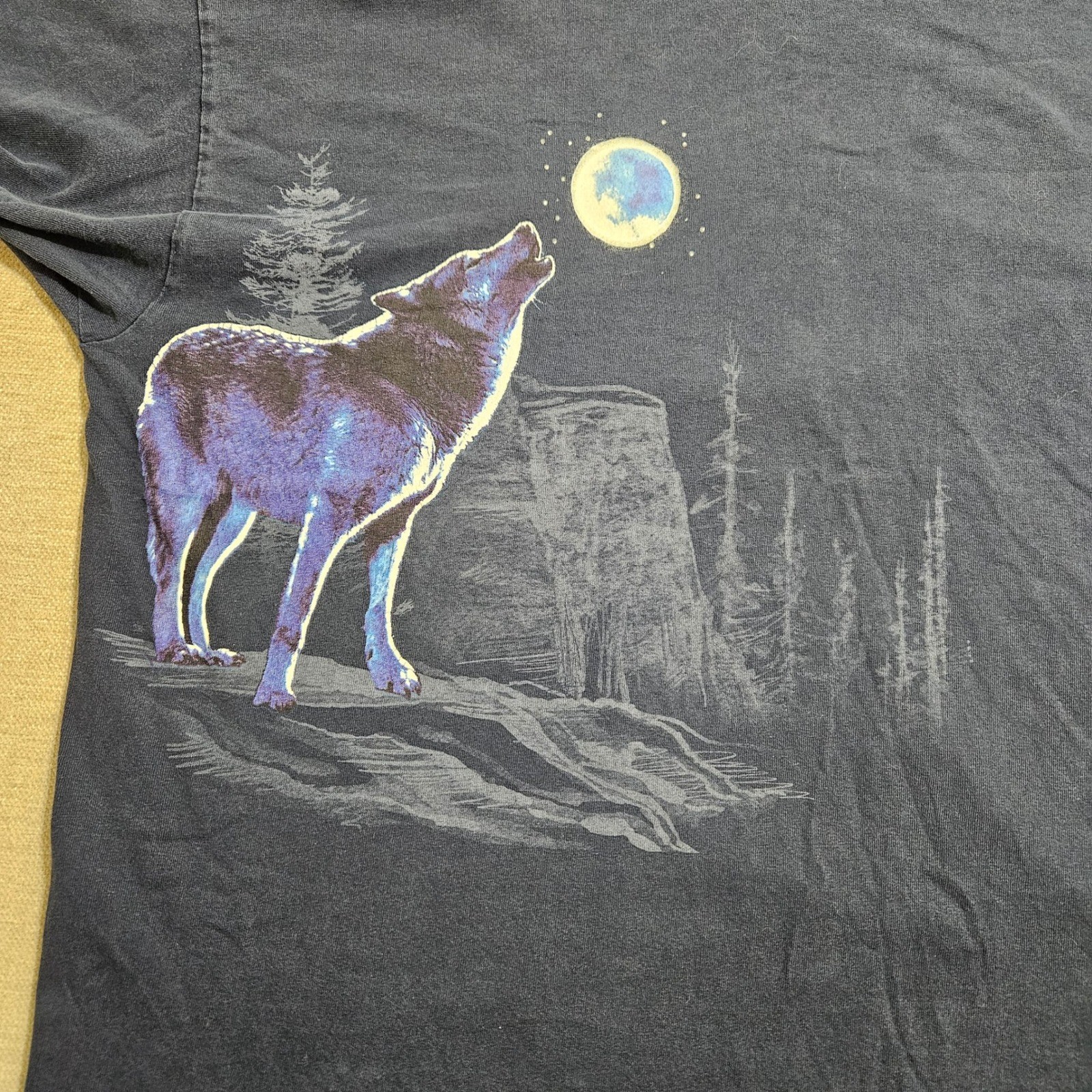 Gildan Vintage Wolf Howling Graphic T-Shirt Men 2XL Navy Blue Bear Country USA * gallery