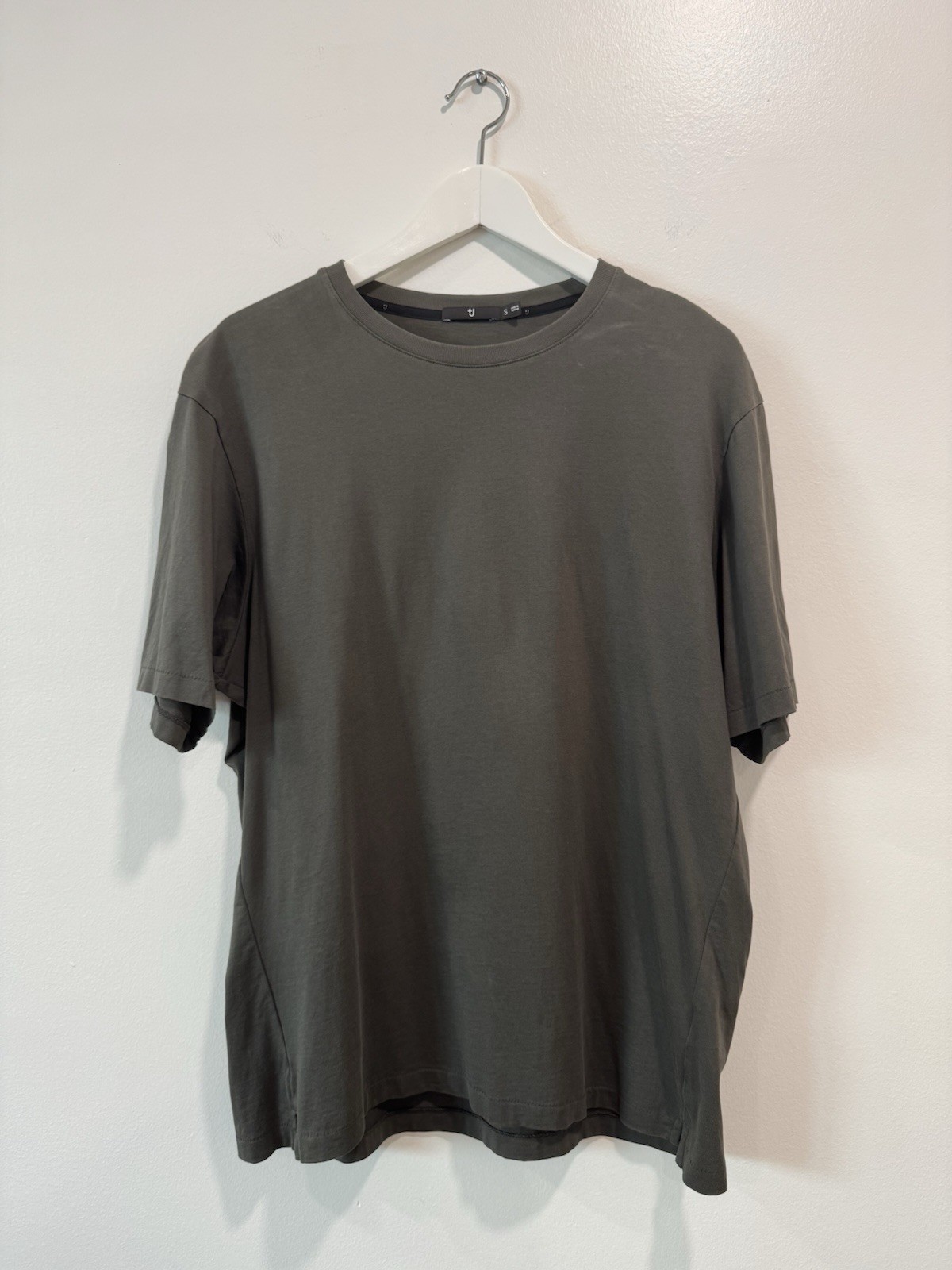 Uniqlo x Jil Sander +J Supima® Cotton Relaxed Fit T-Shirt Olive Green Size Small gallery
