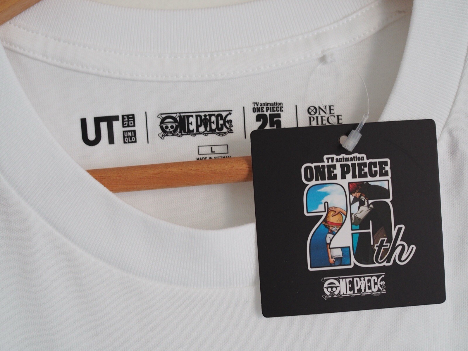 One Piece For The New World Romance Dawn Uniqlo T Shirt Large gallery