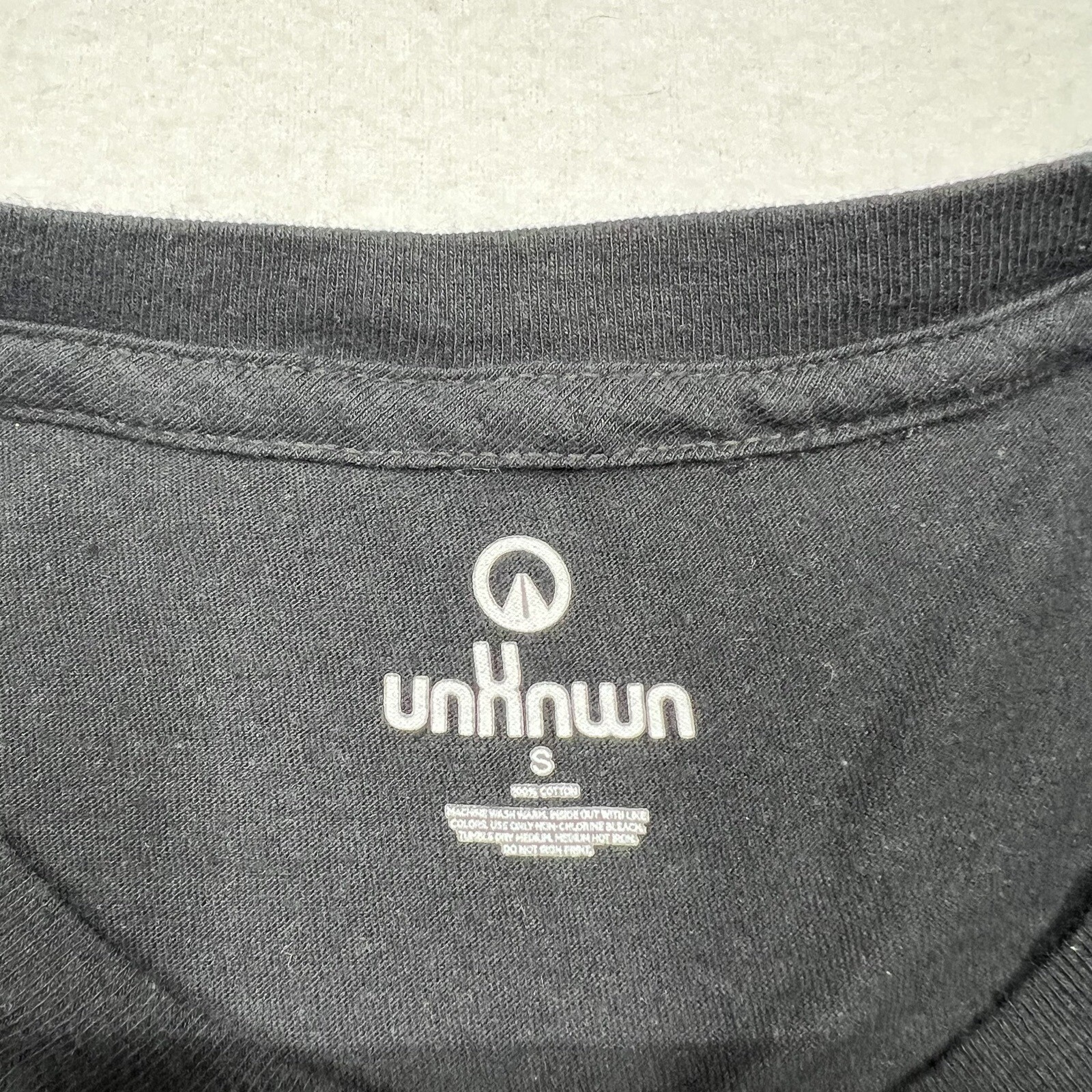UNKNWN Lebron James Gold Black Invert Logo Jersey T-Shirt #6 Sz Small gallery