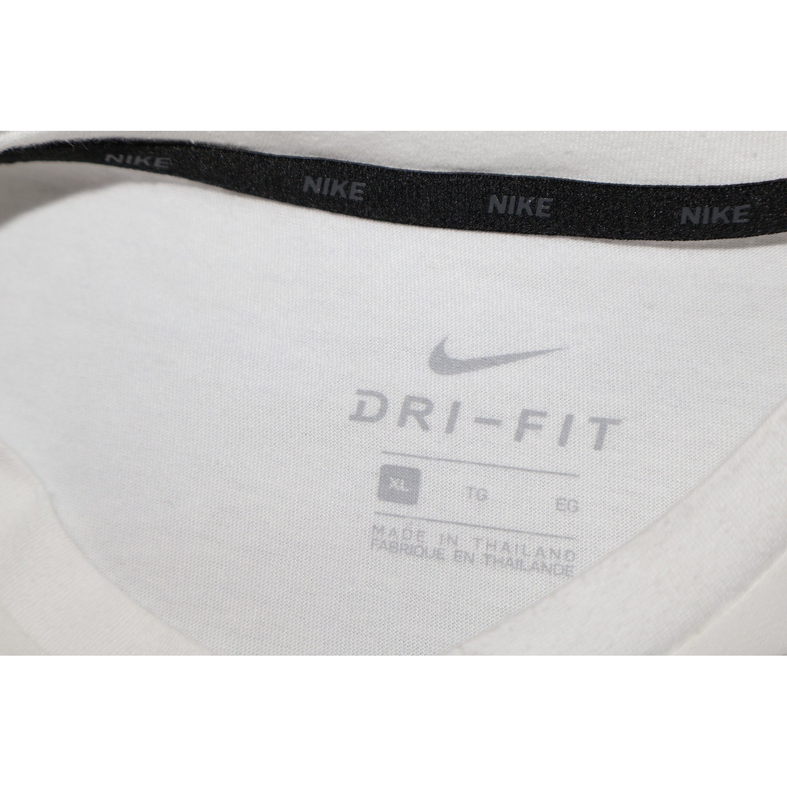Nike T-Shirt Mens XL White Graphic Dri-Fit Polyester Spandex Performance Tee ** gallery