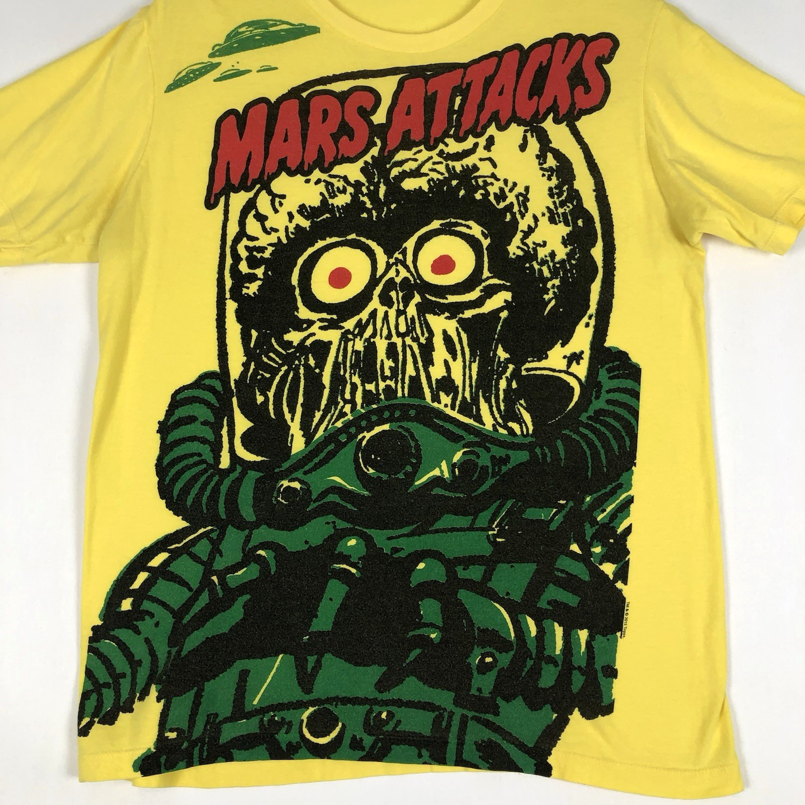 MARS ATTACKS Movie T-Shirt M Yellow Alien Martian Topps Pacific 2012 gallery