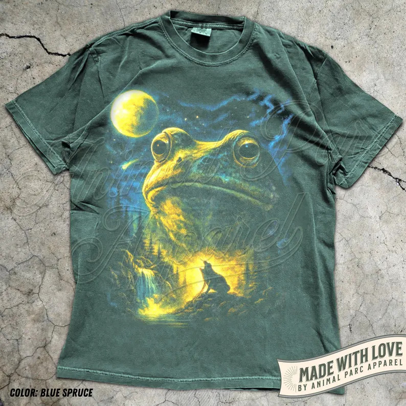 Vintage Frog Comfort Tee Full Moon Animal Nature Graphic Gift gallery