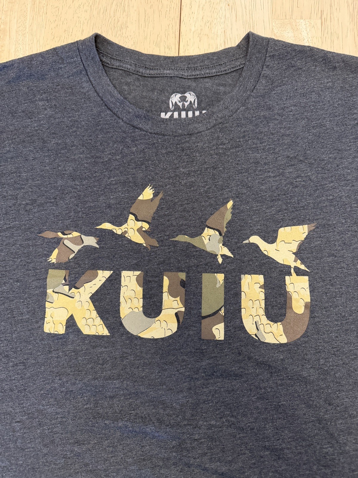 KUIU Logo T-Shirt Mens XL Gray Camo Short Sleeve Outdoor Hunting Casual gallery