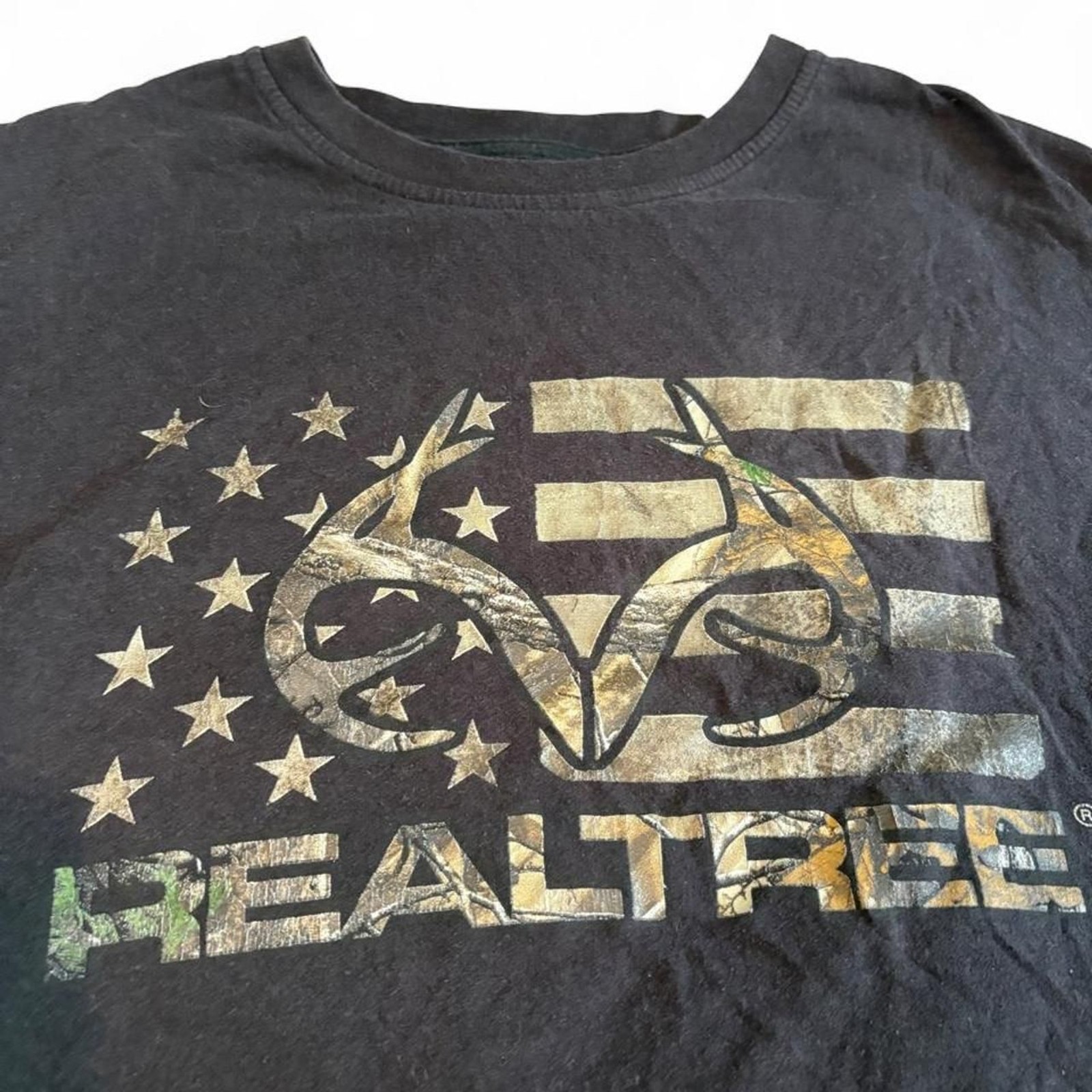 Realtree Men's Black and Grey T-shirt gallery