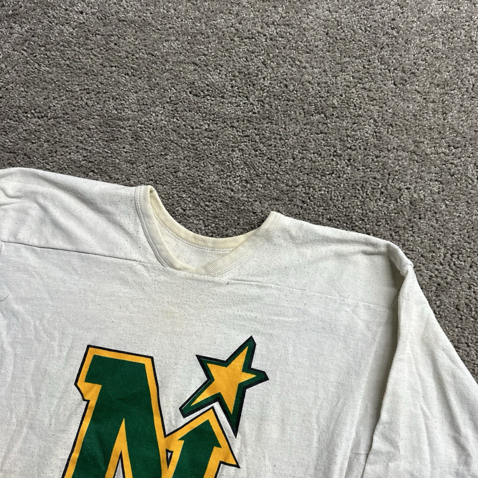 Vintage 70s 80s Minnesota North Stars White Long Sleeve Shirt V-Neck #20 X-Large gallery