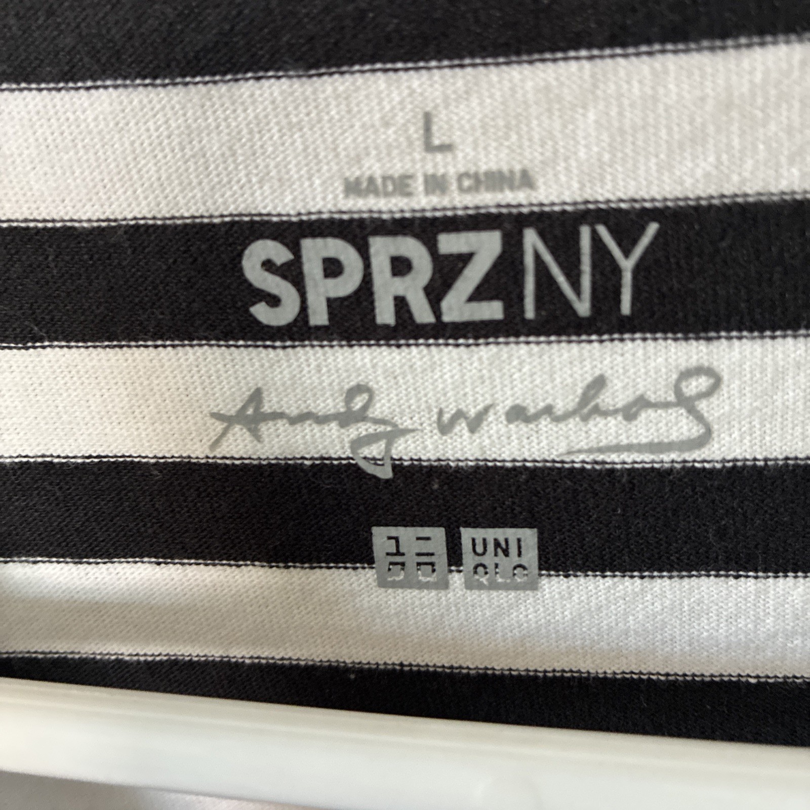 Sprz NY-Andy Warhol Strip Campbell’s Tomato Soup T-Shirt Men’s Sz Large Uniqlo gallery