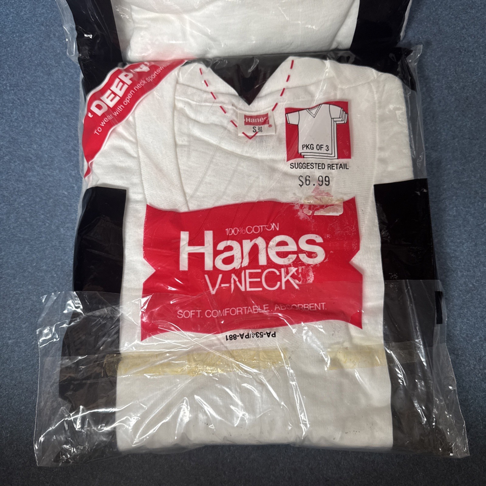 2- NOS 1979 HANES "Deep V" Cotton Men's V-Neck T-Shirt 3 Pack Size Small S 34/36 gallery