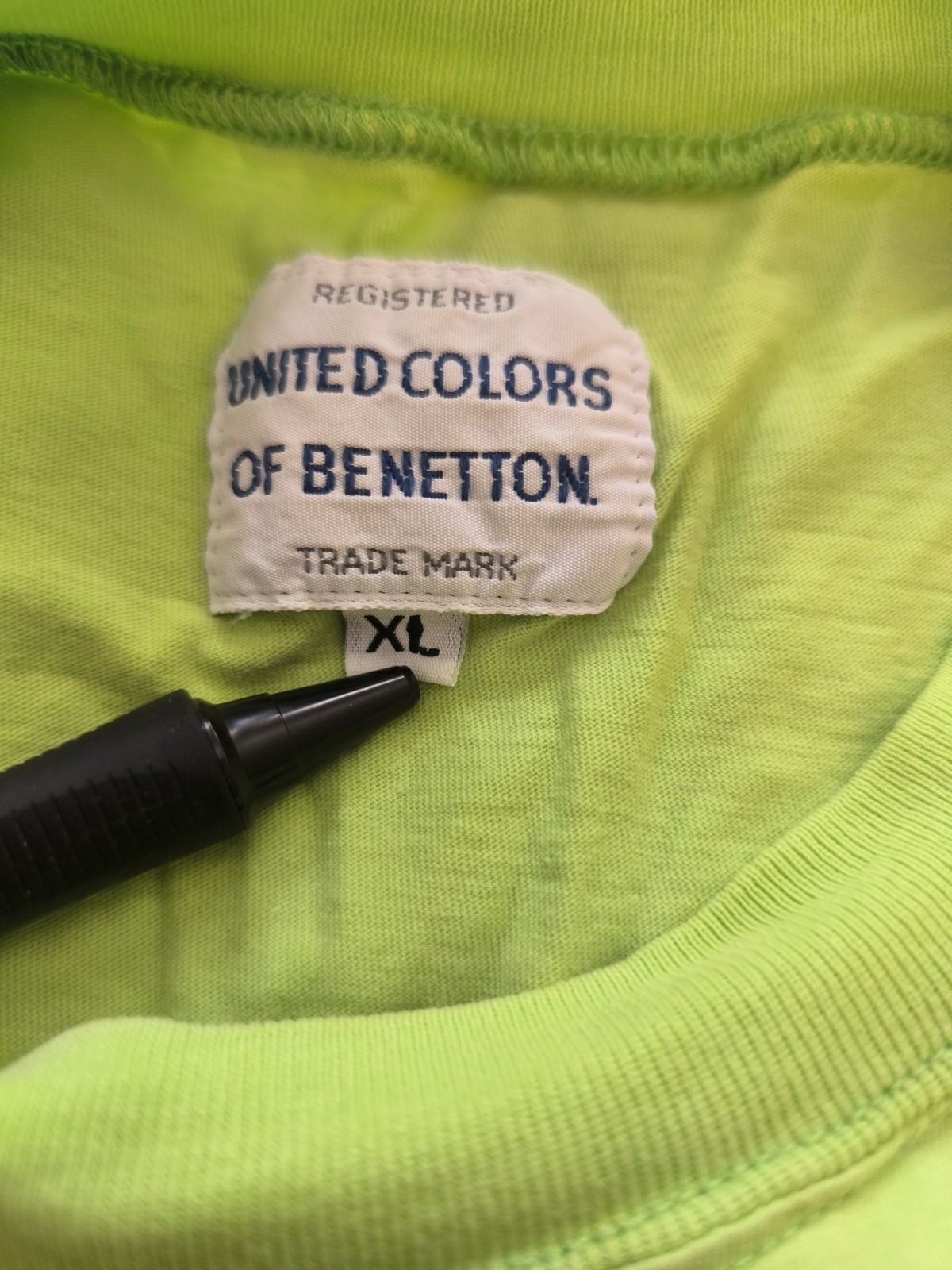 Vintage y2k united colors of Benetton Italy apple green crew neck shirt xl gallery