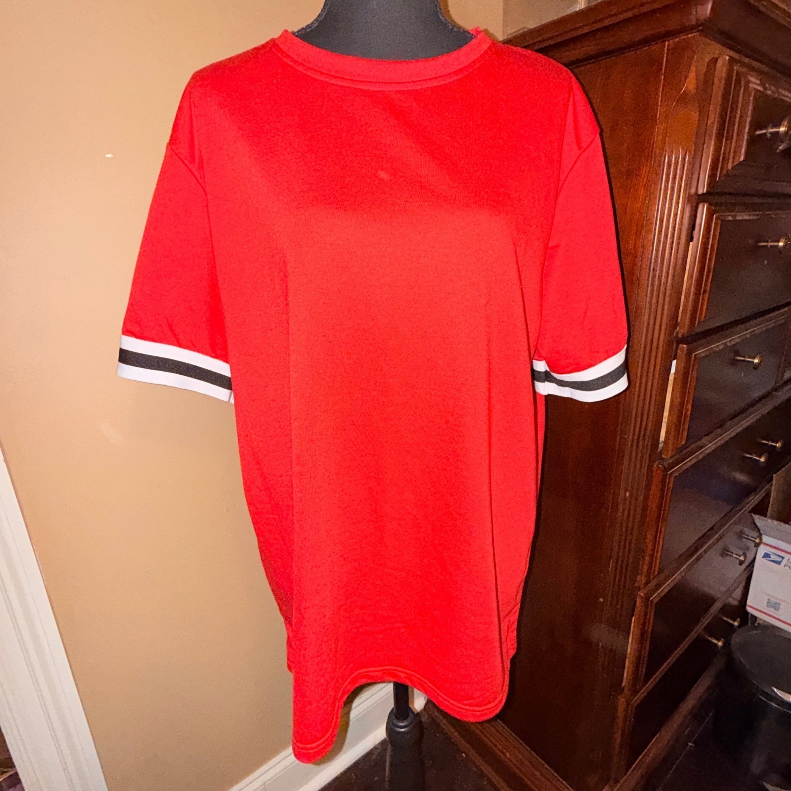 Manfinity T-Shirt Mens 1XL Red Excellent Striped Cuffs Crew Neck Sporty Tee gallery