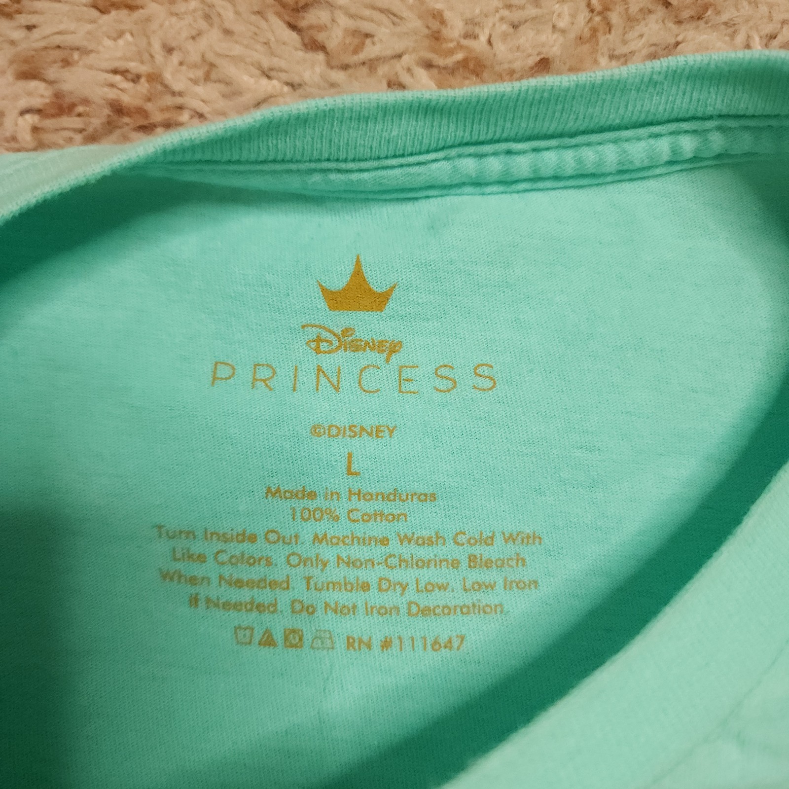 Disney Princess Aladdin Mens L Short Sleeve Crewneck Shirt gallery
