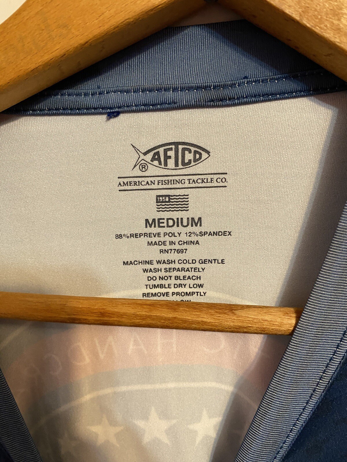 Aftco Titan USA Camo Tribute LS Performance Shirt Size Medium gallery
