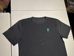 Vuori Shirt Men’s Large Zephyr Tech Tee T Gym Yoga Gray Casual V191 Polyester