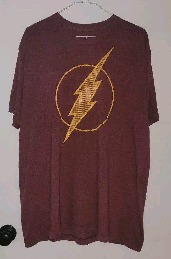 THE FLASH superhero Logo T-Shirt Men’s XL short sleeve shirt 50 cotton 50 Poly