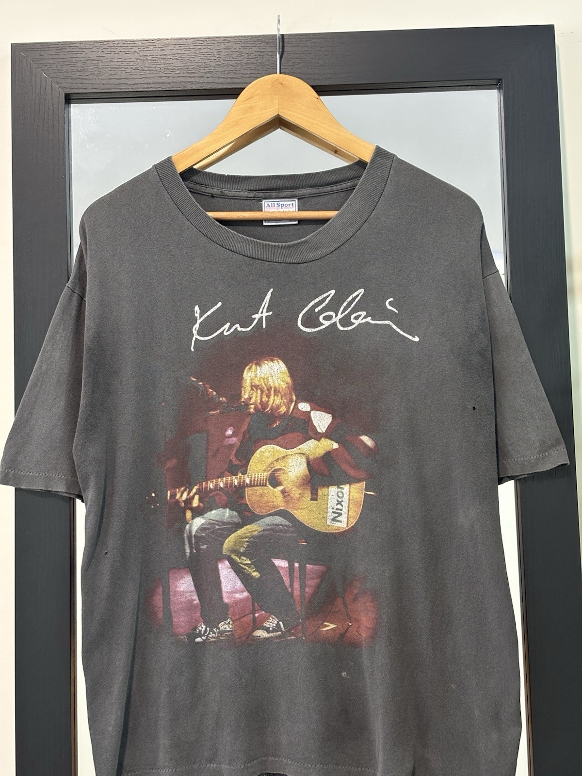 Vintage 90s Kurt Cobain MTV Unplugged Tshirt Large gallery