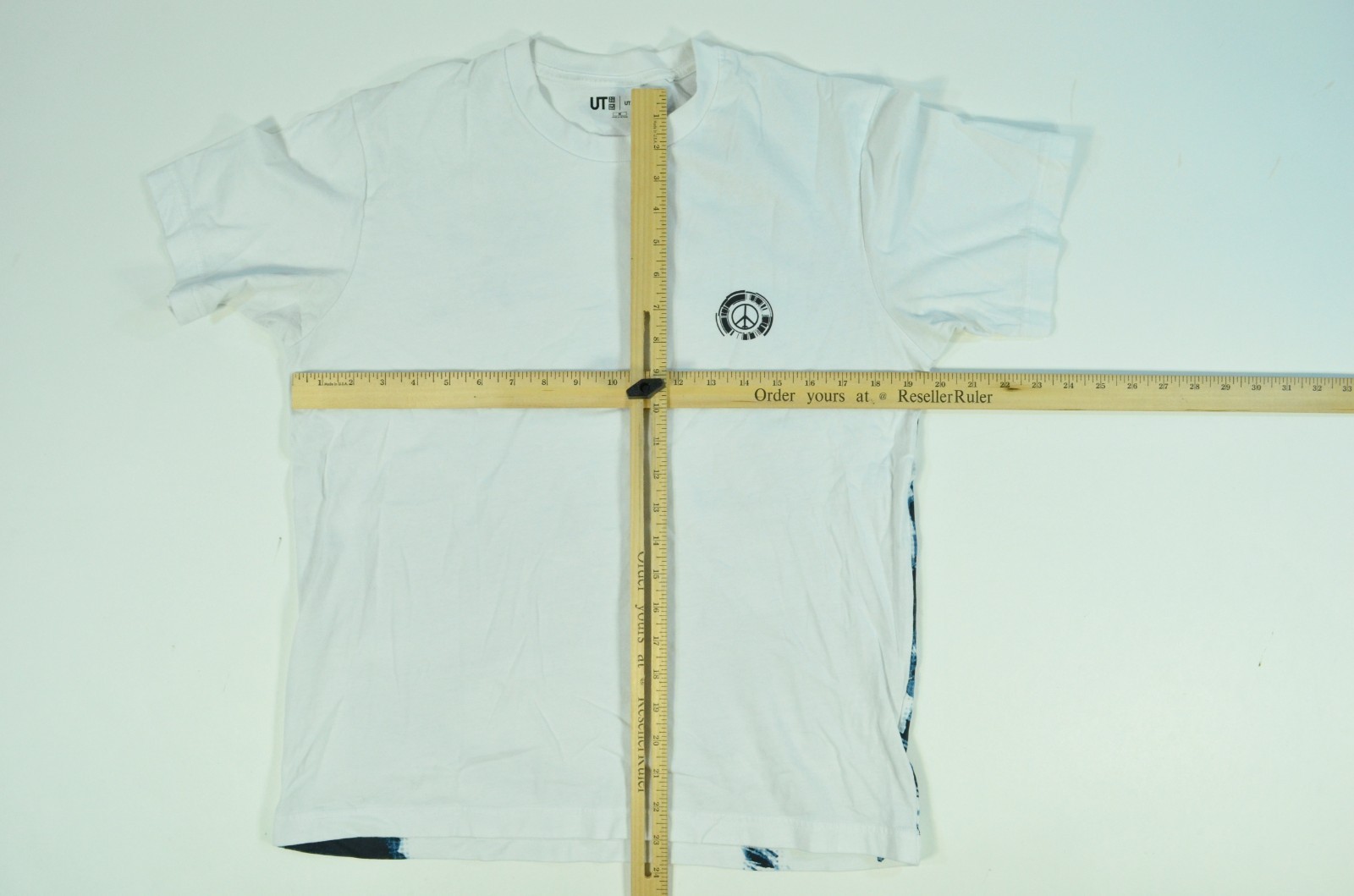 Uniqlo Rare Archive Metal Gear Solid White Video Game Shirt Peace Walker Medium gallery