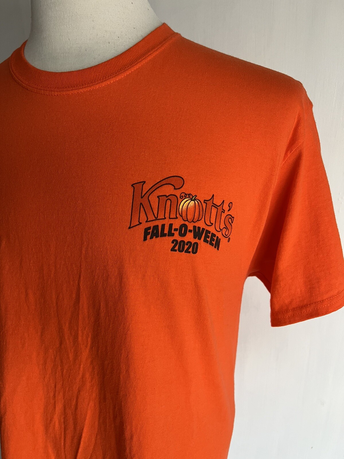 KNOTT'S BERRY FARM (2020) Official "Fall-O-Ween" Peanuts Halloween T-Shirt Large gallery