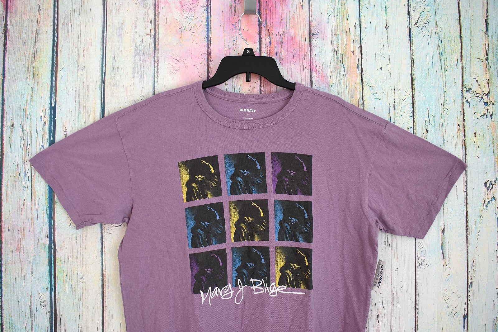Unisex Old Navy Mary J. Blige Oversized Vintage Gender-Neutral Graphic T-Shirt gallery