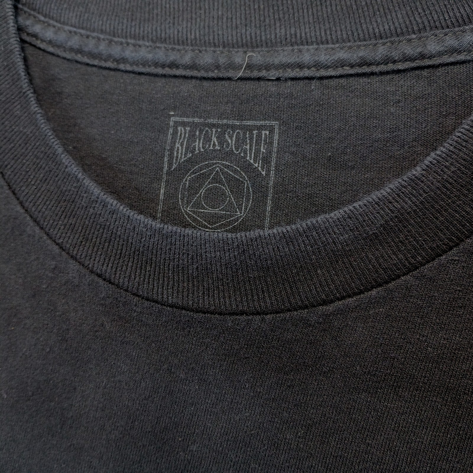 Black Scale T-Shirt Large Mens Black Triangle Logo Graphic Streetwear gallery