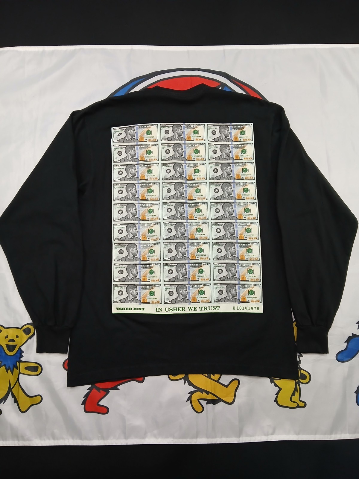 Usher Ushbucks Long Sleeve T-Shirt Back Money Graphic Men's S gallery