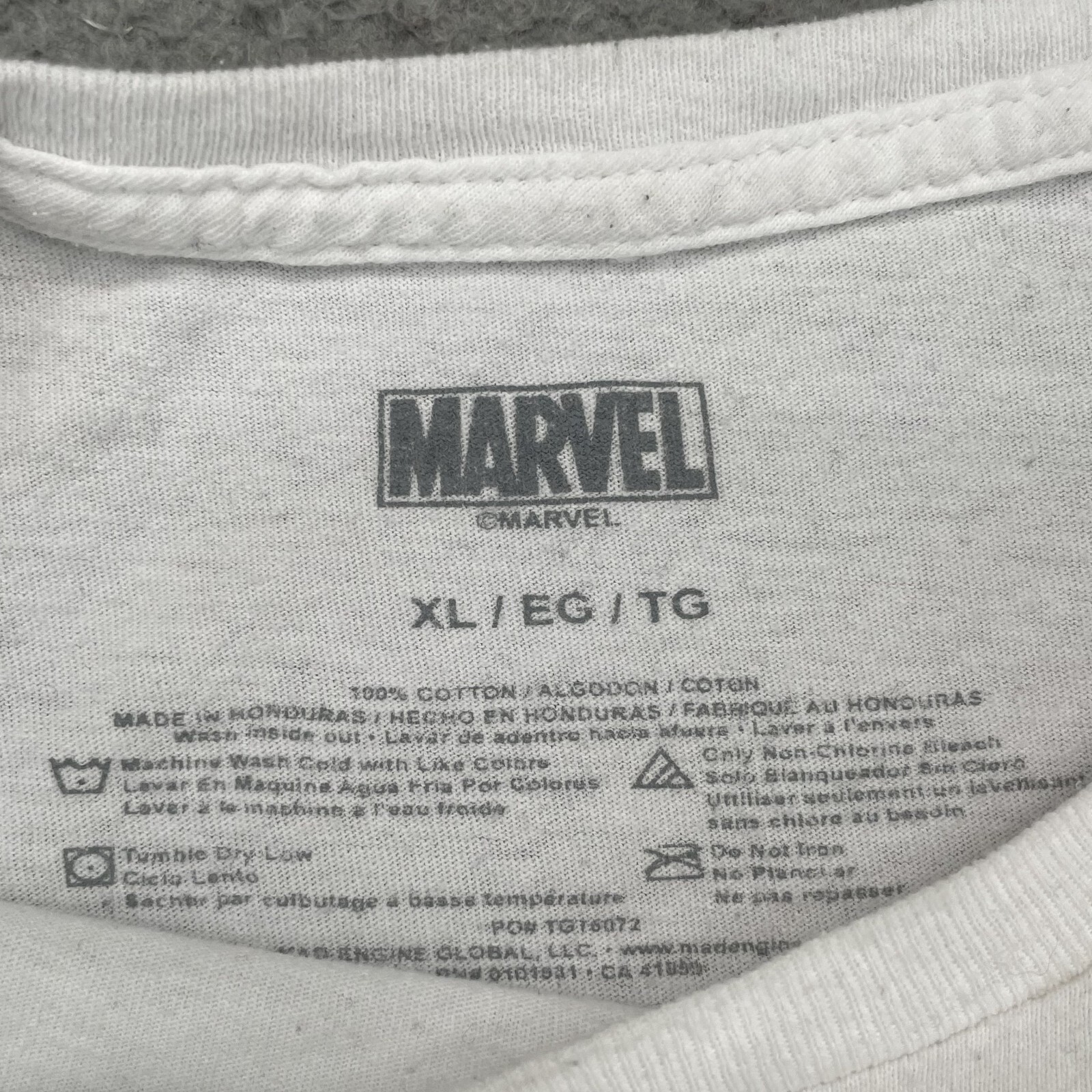 Marvel Hero T-Shirt Mens XL White Collage Comics Graphic Tee Academia Streetwear gallery