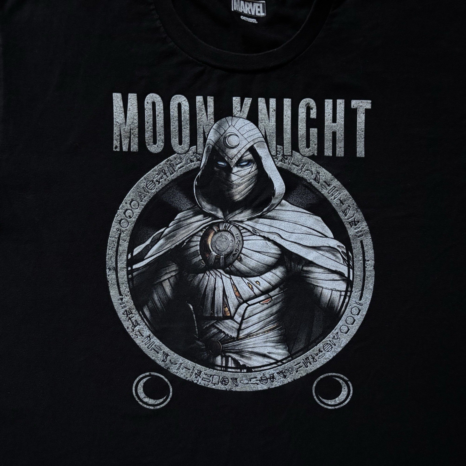 RARE Marvel Moon Knight Mens Large Graphic T-Shirt Disney Super Heroes gallery