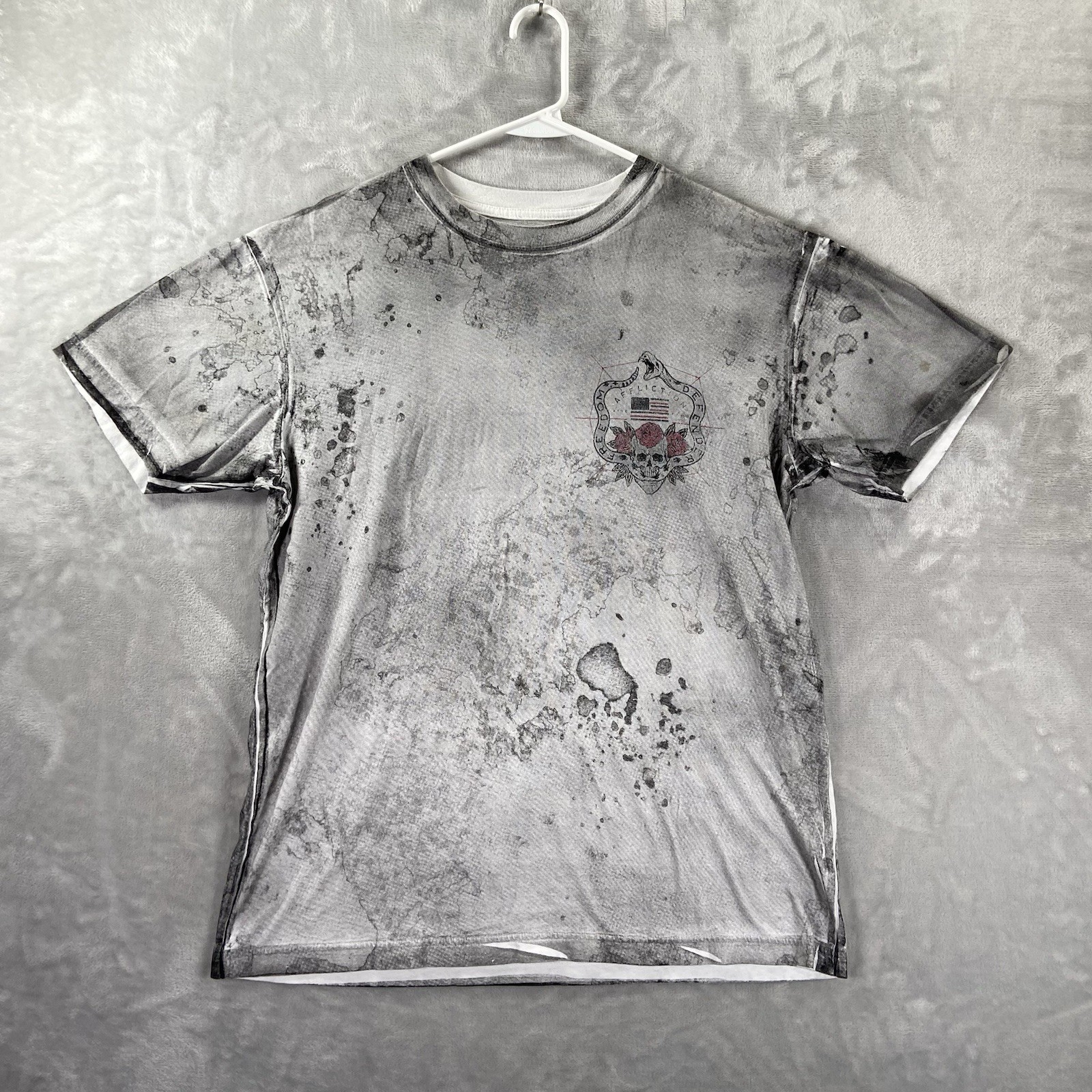 Affliction T-Shirt men’s Large Graphic Tee Skull Roses Y2K Crew Neck Tattoo Art
