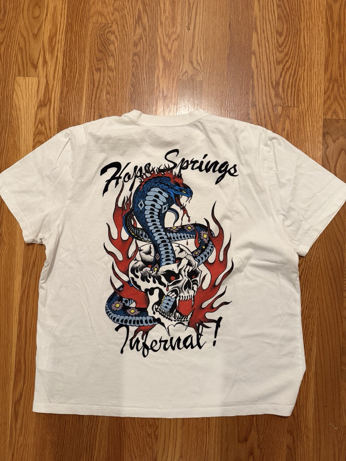 AllSaints Men's L White Relaxed Fit Snake Skull Graphic Logo Crew Neck T-Shirt gallery