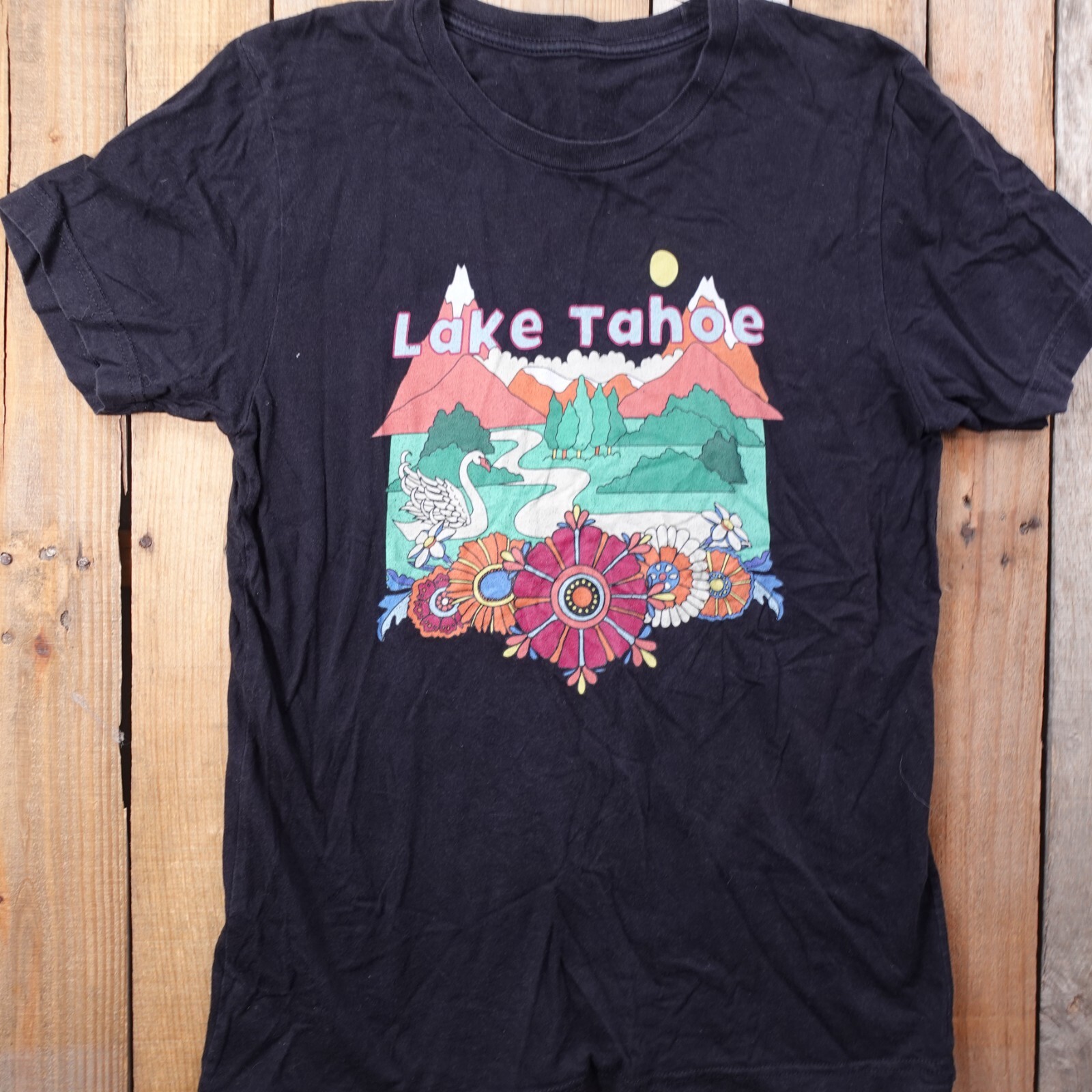 Lake Tahoe Vintage Style Graphic T-Shirt Size L Scenic Retro Mountains Tee