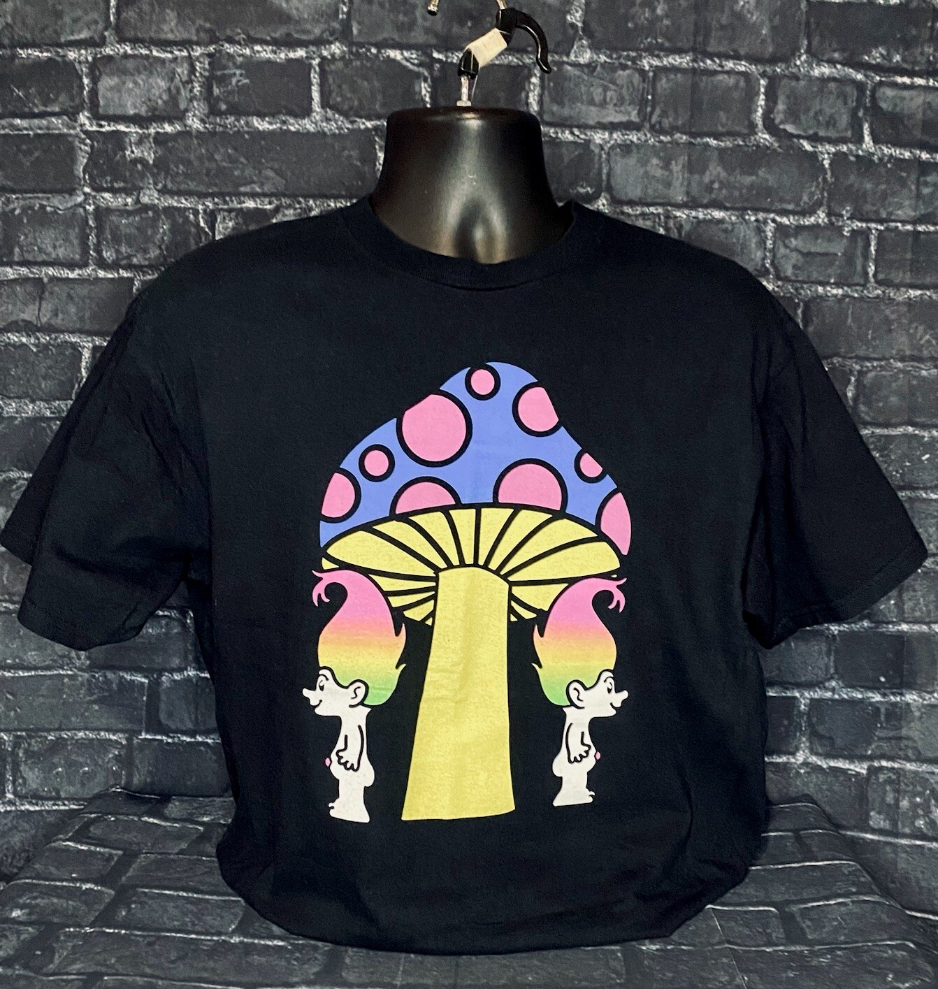Good Luck Trolls T-Shirt Adult Large 60th Anniversary Dreamworks Blacklight gallery