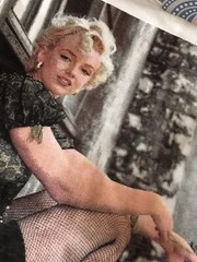 Marylyn Monroe Tee Shirt Size Large White Cotton SilkScreen Printed Front Image