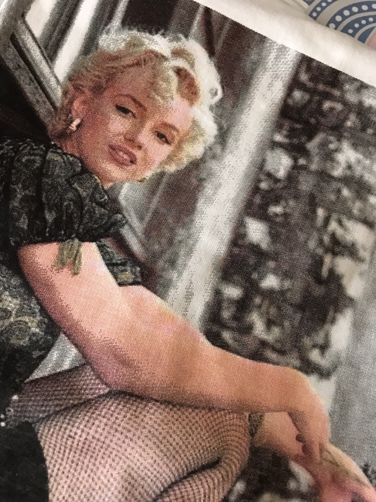 Marylyn Monroe Tee Shirt Size Large White Cotton SilkScreen Printed Front Image gallery